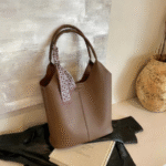 Bolso de Mano de Diseño Estructurado C7872