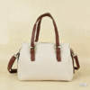 Bolso de Mano con Detalles Dorados C7808