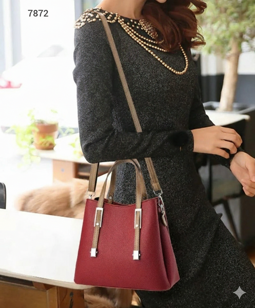 Bolso de Mano de Diseño Estructurado C7872