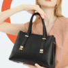 Cartera de Mano con accesorios cromados C7876