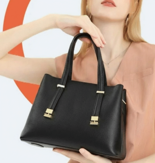 Cartera de Mano con accesorios cromados C7876